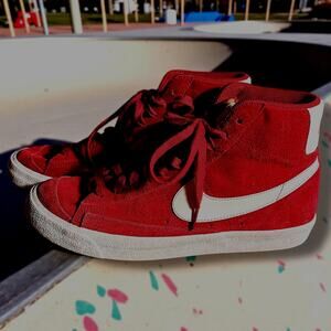Men's Size 9.5 NIKE Burgundy Crush Suede Mid Blazer 77 Skateboard Sneakers EUC